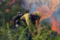 Bomberos de Capilla del Monte combate el incendio en Chubut